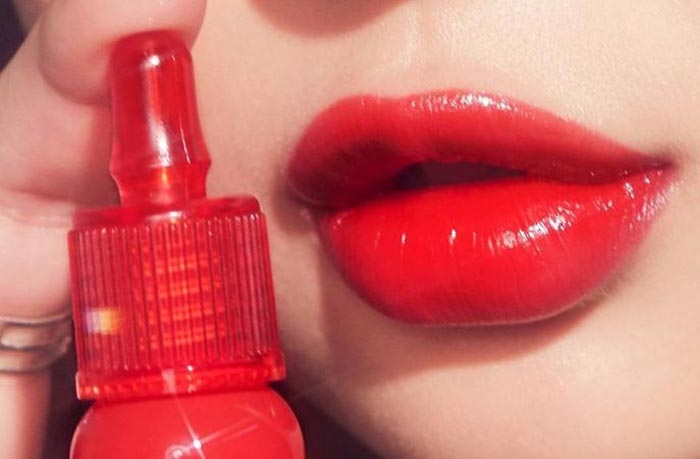 Lip tint red color