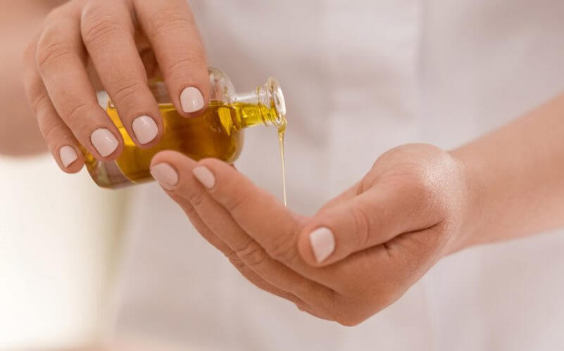 Wellnessaromas aromatherapy essential oil massage 1024x577 e1542192881333